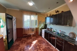 Продается 2-х этажный кирпичный дом, 158 кв.м. район Северный.
