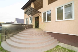 Продается современный 4 -х уровневый коттедж 400 кв.м. на участке 15 сот. в клубном поселке "Рождественно" 1-ый переулок Покрова