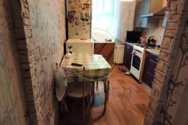 Продается 3 ком квартира в расширенном центре . 