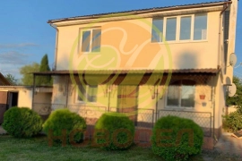 Дом 180 м² на участке 15 сот.
