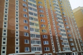 2-к. квартира, 60 м², 1/17 эт.