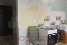 2-к. квартира, 60 м², 1/17 эт.