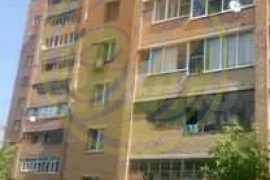 Доля в 2-к. квартире, 48 м², 1/9 эт.