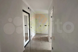2-к. квартира, 57 м², 2/10 эт.