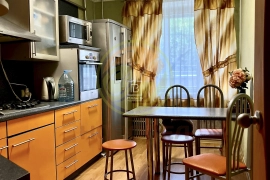 3-комнатная квартира, 62.3 м2, этаж 2 / 9, на продажу в Калуге, Московская улица, 120